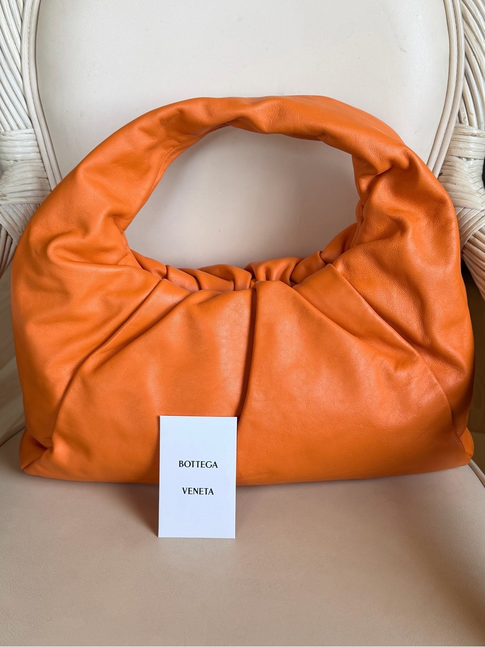 BOTTEGA VENETA Leather Shoulder Pouch. Orange. Excellent! Medium. RT $ 2800.